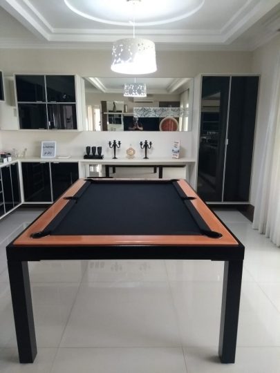 Manchas brancas no tecido preto?